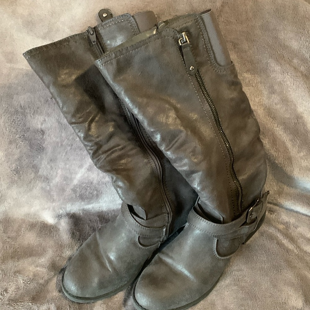 Women’s charcoal tall boots size 7.5